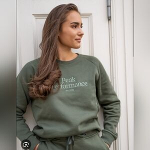 Peak Performance Green Crew Neck Sweater Soft Relaxed Fit